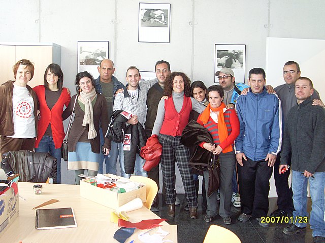 Los usuarios y profesionales del Servicio de Apoyo Psicosocial del ayuntamiento realizan una salida programada en tren a Lorca, Foto 1