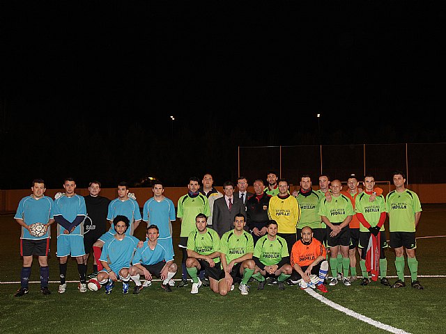 El campo de fútbol “Mundial 82” acoge sus primeros partidos con el nuevo césped artificial de última generación - 1, Foto 1