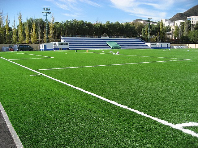 El campo de fútbol “Mundial 82” acoge sus primeros partidos con el nuevo césped artificial de última generación - 3, Foto 3
