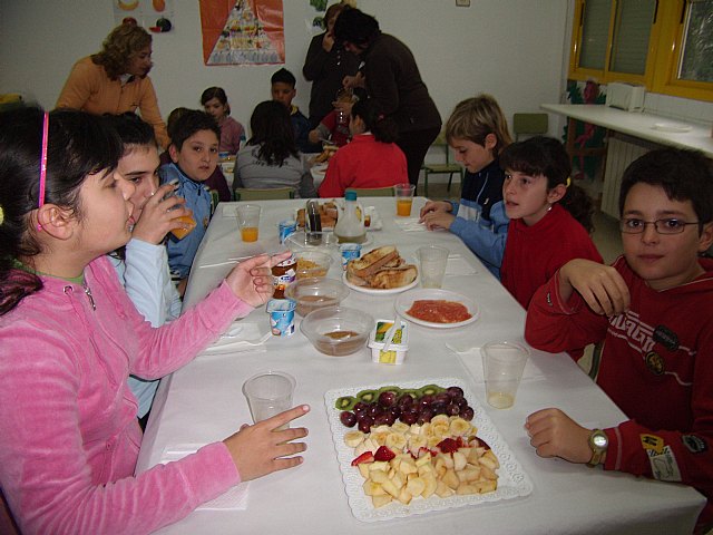 El Ayuntamiento de Molina lleva a cabo con éxito el programa Desayunos Saludables en el colegio público Vega del Segura de La Ribera de Molina - 1, Foto 1