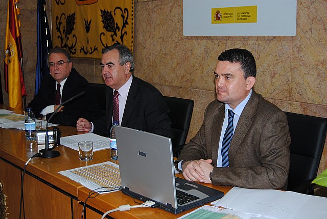 Gonzlez Tovar presenta el balance de los proyectos municipales del Fondo Estatal para el Empleo y la Sostenibilidad Local, Foto 1