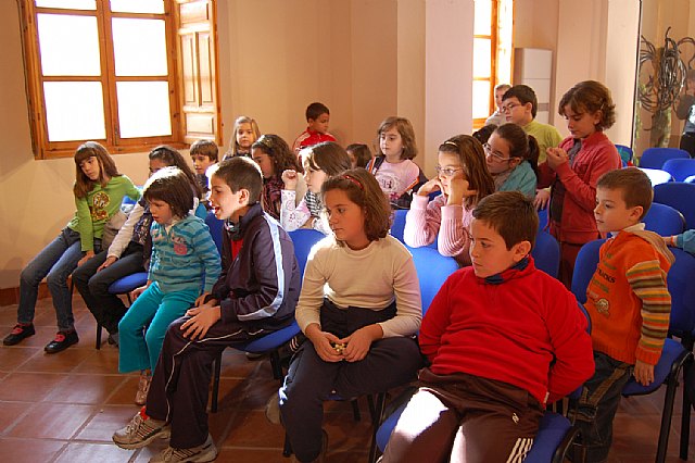 La concejalía de Cultura ha organizado un taller de literatura infantil y un cuentacuentos con magia - 1, Foto 1