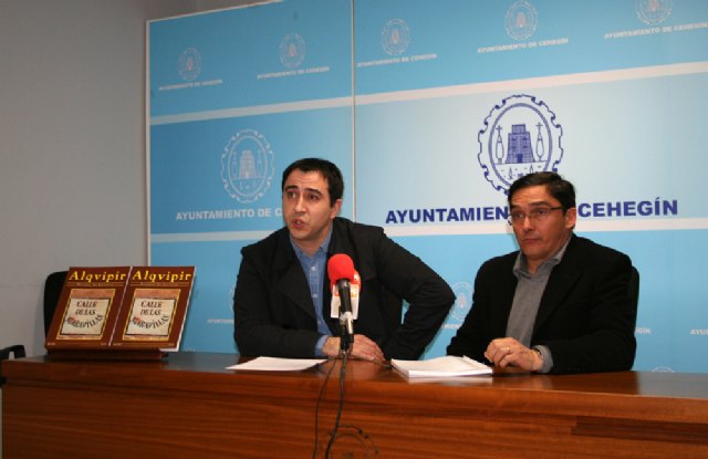 Nicolás del Toro (derecha) y Jesús de la Ossa presenta la última edición de la revista Alquipir, Foto 1