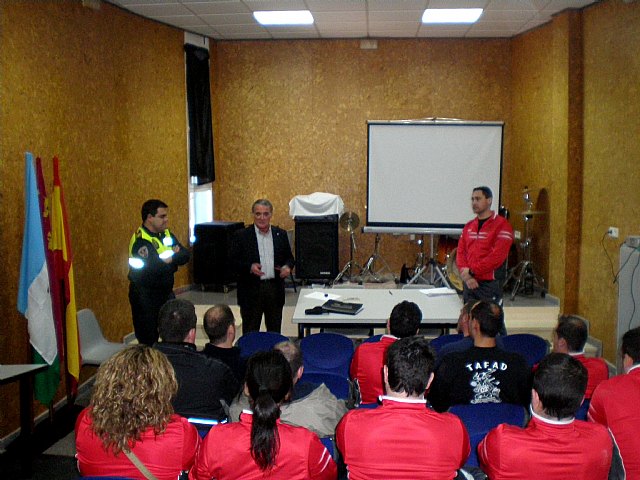 Clausurado el curso “Uso y manejo del bastón policial extensible” - 1, Foto 1