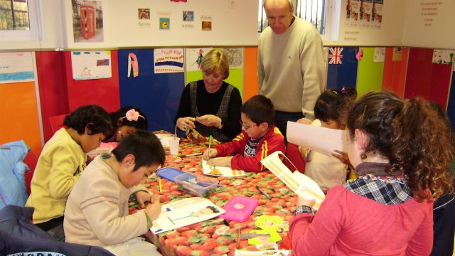 Voluntarios britnicos apoyan el aprendizaje del ingls en Totana - 5