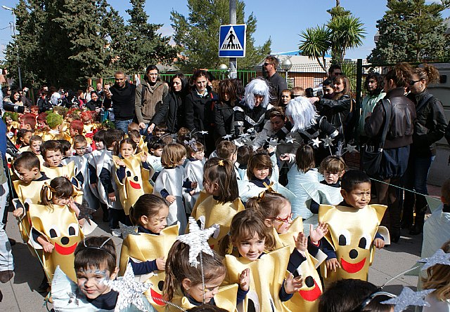 Más de un millar de escolares celebran las fiestas de Carnaval en los colegios del municipio - 1, Foto 1