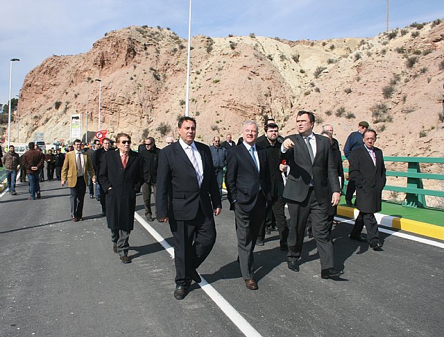 El nuevo puente sobre la rambla del Mayés agilizará  las comunicaciones en los accesos al Valle de Ricote - 2, Foto 2