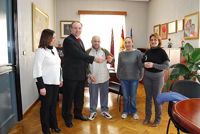 El Ayuntamiento de Alhama de Murcia colabora en el proyecto “RED DE VIVIENDAS SOLIDARIAS” de la Fundacin CEPAIM, Foto 1