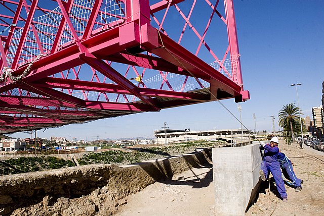 La pasarela de la Rambla ya une los dos márgenes - 2, Foto 2