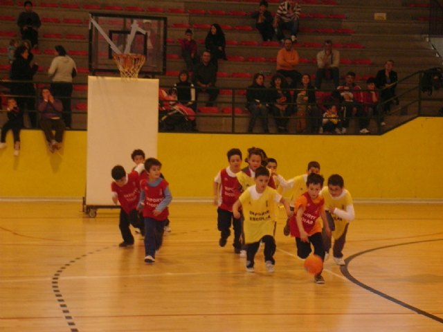 La concejalía de Deportes organiza una jornada de baloncesto prebenjamín de Deporte Escolar, Foto 3
