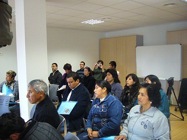 Totana acoge la inauguración de las “I jornadas para el diálogo intercultural y solidario”, organizadas por la Universidad de Sevilla, Foto 1