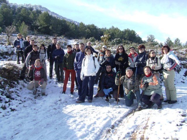 Un total de 26 senderistas participan en la jornada de senderismo correspondiente al mes de febrero, que discurrió por Mula, Foto 1