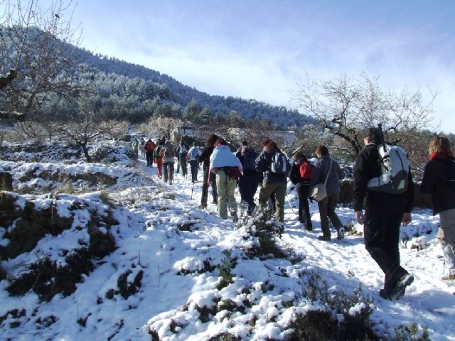 Un total de 26 senderistas participan en la jornada de senderismo correspondiente al mes de febrero, que discurrió por Mula - 2, Foto 2