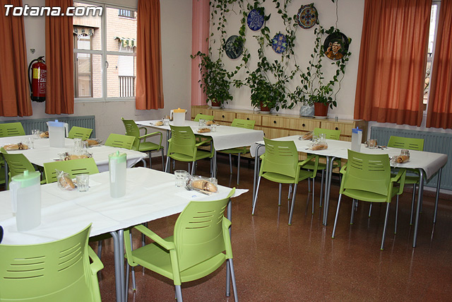 El concejal de Bienestar Social y la junta directiva del centro municipal de personas mayores presentan el “Programa de Actividades formativas y Ocupacionales” - 5