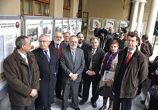 La exposición de la historia del agua en la Región llega a la Universidad de Murcia - 1, Foto 1
