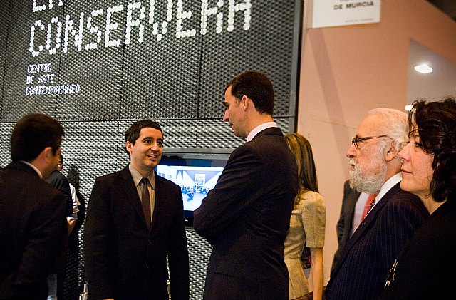 Cruz destaca el interés de los Príncipes de Asturias por la propuesta artística de la Región en ARCO - 1, Foto 1