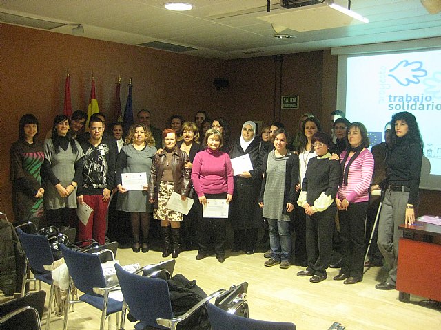 Empleo ofrece la posibilidad de encontrar un trabajo a personas con dificultades de inserción laboral - 1, Foto 1