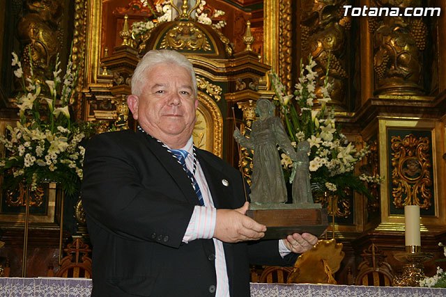 Los actos de Semana Santa se inician con la presentación del cartel anunciador, la revista y el nombramiento del Nazareno de Honor 2010, Foto 1