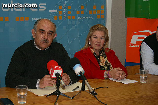 Los diputados nacionales y regionales, Alberto Garre y Beln Fernndez-Delgado, unen sus fuerzas en Totana - 6