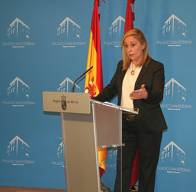 La portavoz del Gobierno regional, María Pedro Reverte, en la rueda de prensa para informar de los asuntos acordados por el Consejo de Gobierno / CARM, Foto 1