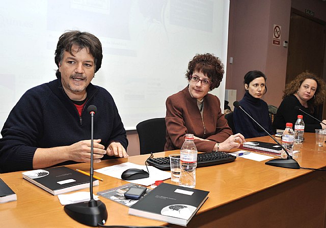 La Universidad de Murcia presentó  la revista sobre arte y políticas de identidad - 4, Foto 4