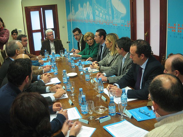 Ana Pastor apuesta por potenciar la autoridad del profesorado y recuperar la cultura del esfuerzo como bases para lograr una enseñanza de calidad - 2, Foto 2