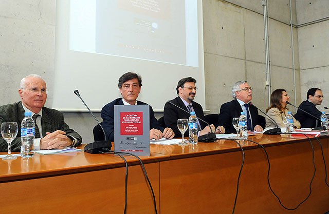 La Universidad de Murcia publica una obra sobre la gestión de las empresas familiares - 1, Foto 1