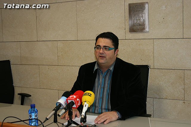 El ayuntamiento reorganiza las condiciones de un total de diez asociaciones y servicios municipales que se venían prestando en locales de alquiler, Foto 1