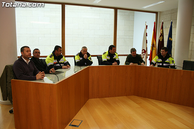 El Gobierno municipal constituye una mesa de trabajo, integrada por las organizaciones sindicales y los tres grupos polticos - 2