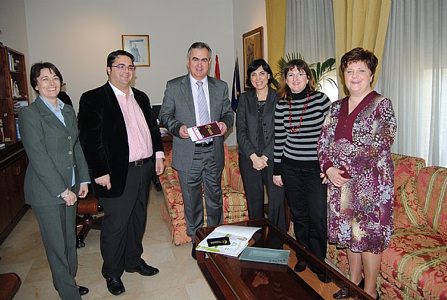 González Tovar recibe a FEDER, Foto 1