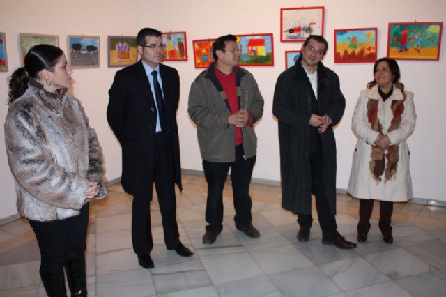 Los más pequeños muestran en una exposición los trabajos realizados en el taller de pintura “Cuco” - 2, Foto 2