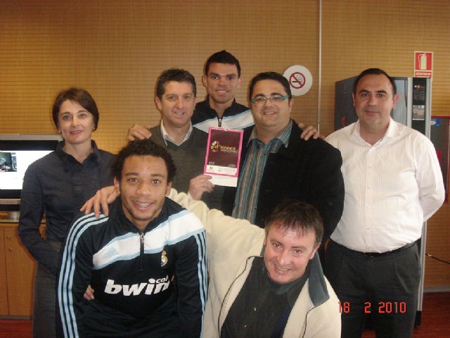 "Chendo" and Real Madrid CF players show support for D'Genes and ERDF, Foto 1