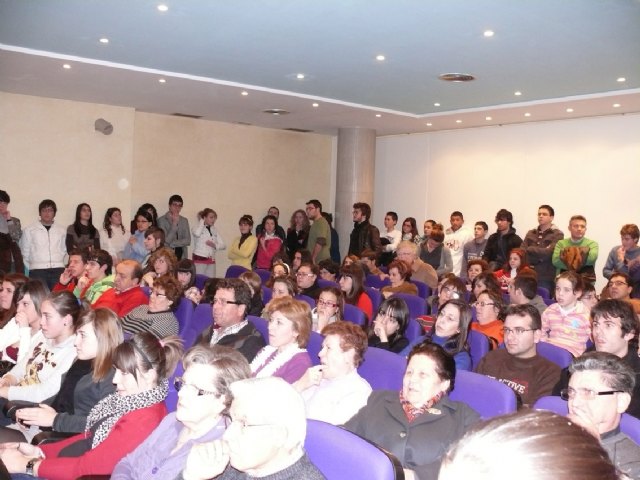 Centenares de personas asistieron a la entrega de los XI Premios Arte Joven de la Concejalía de Juventud - 2, Foto 2