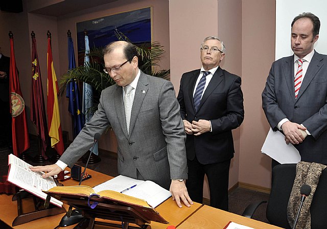 Faustino Cavas tomó  posesión como decano de la Facultad de Derecho - 2, Foto 2