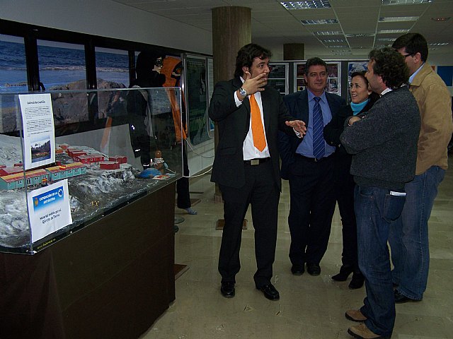 Los ediles de Cultura, Juventud y Educación inauguran una exposición sobre la Antártida - 1, Foto 1