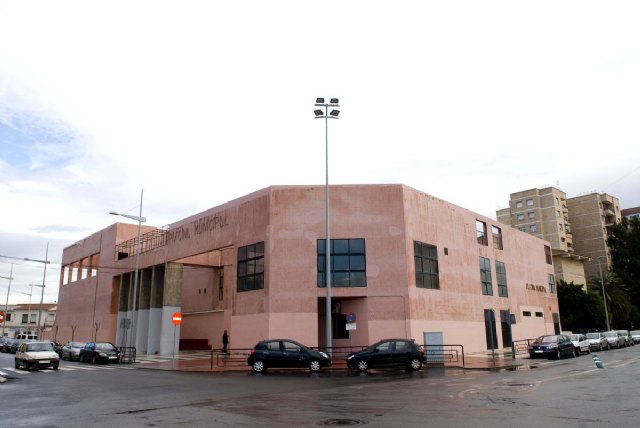 Adjudicada la remodelación y gestión de la piscina municipal cubierta - 1, Foto 1