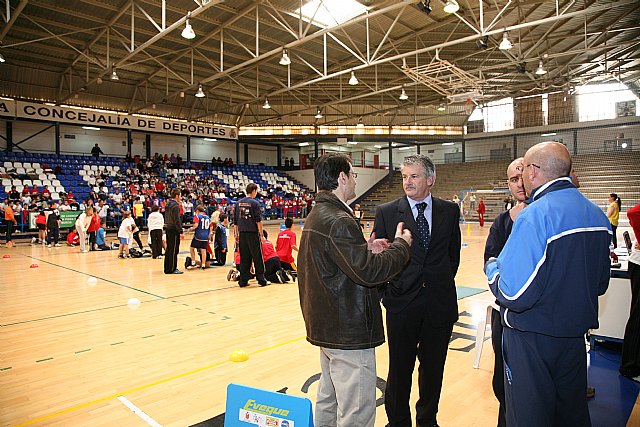 300 alumnos participan en el programa JUGANDO AL ATLETISMO - 1, Foto 1