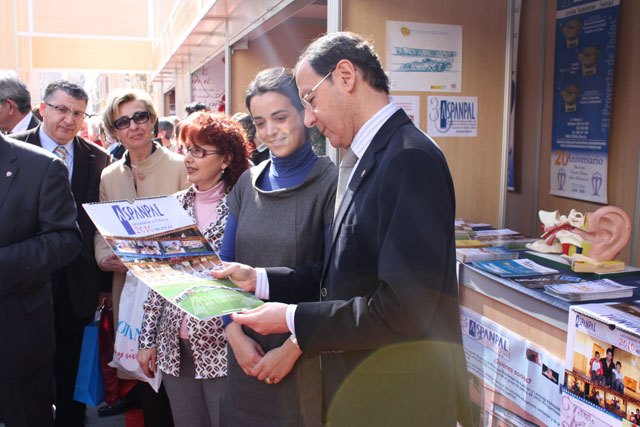 Cámara destaca la labor “vital” que realizan los voluntarios para ayudar a hacer frente a la crisis a quienes más lo necesitan - 2, Foto 2