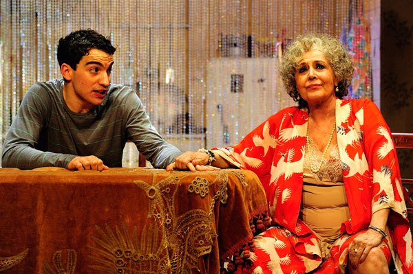 José  María Pou dirige a Concha Velasco en LA VIDA POR DELANTE el jueves 25 de febrero en el Teatro Villa de Molina - 1, Foto 1