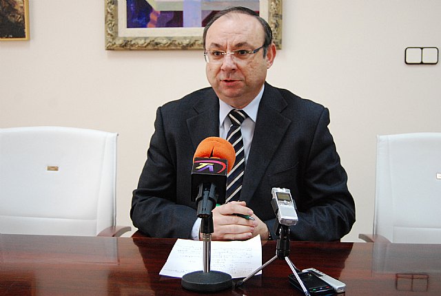 El alcalde informa que todos los medios estn en marcha para encontrar a los responsables del robo y agresin a las dos mujeres alhameñas, Foto 1