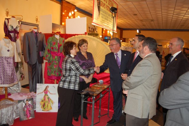 El comercio local vuelve a unirse en el 7º  Salón Comercial ExpoBoda celebrado en Jumilla - 2, Foto 2