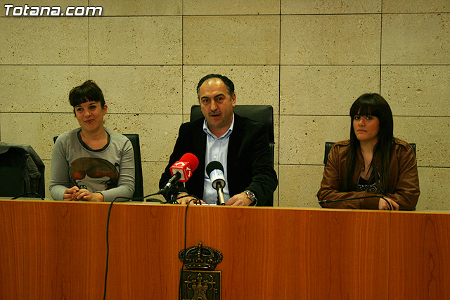 La joven totanera Mara Jos Martnez participa en un campeonato internacional de gimnasia rtmica - 1