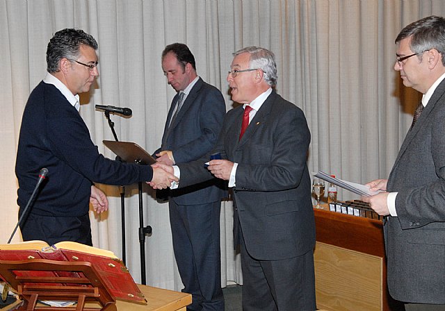 La Universidad de Murcia dio posesión de sus plazas a un centenar de funcionarios - 2, Foto 2