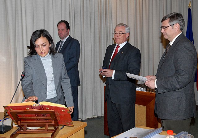 La Universidad de Murcia dio posesión de sus plazas a un centenar de funcionarios - 3, Foto 3