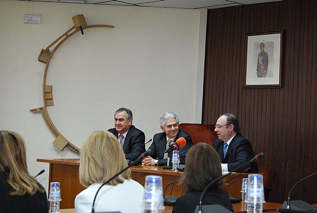 El Ayuntamiento de Alhama ha presentado 3 proyectos de modernizacin de la administracin electrnica por un importe 560.000 euros, Foto 1