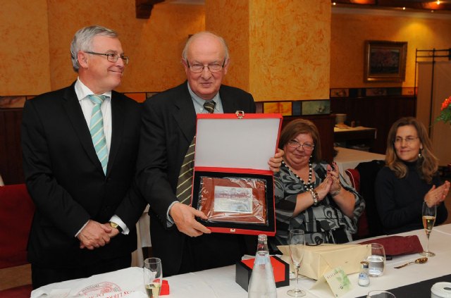 La Universidad de Murcia homenajeó  al administrativo del Departamento de Historia de Arte por su jubilación - 1, Foto 1