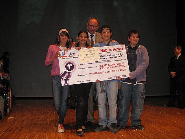 Cervantes entrega los premios de la campaña de sensibilización escolar que organiza FAMDIF - 1, Foto 1