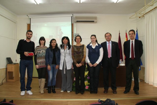 Alumnos del instituto Carlos III ganan el concurso Imagina una empresa diferente - 1, Foto 1