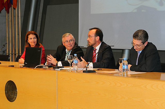 Tomás Fuertes explicó  el éxito de ElPozo en el aniversario de un Departamento de la Universidad de Murcia - 1, Foto 1
