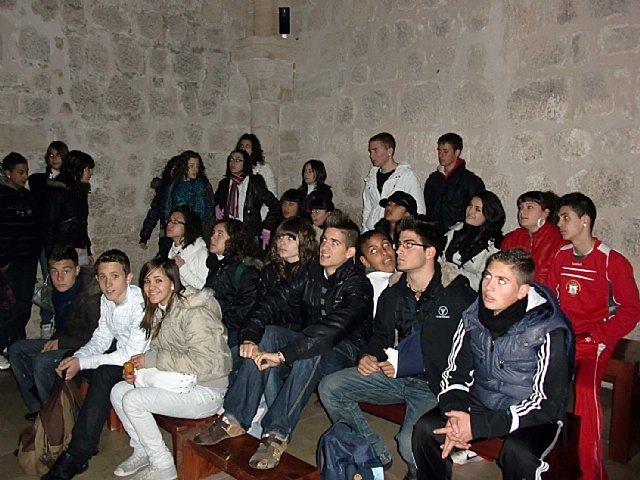 Los jóvenes ilorcitanos disfrutaron de un viaje al Castillo de Lorca - 1, Foto 1